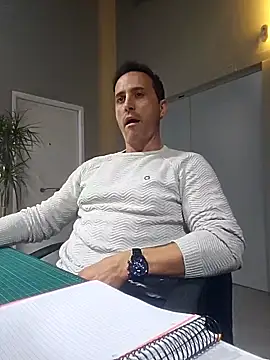 Snapshot of Lucas___81 chatting on November 25, 2025, 7:25 pm Lucas 81 online show from November 25, 2025, 7:25 pm