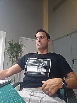 Snapshot of Lucas___81 chatting on November 13, 2025, 7:18 pm Lucas 81 online show from November 13, 2025, 7:18 pm