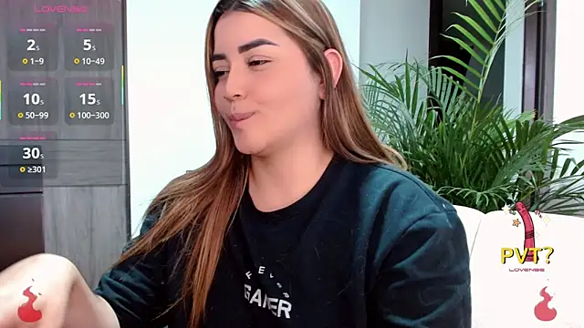 Lucia star   online show from November 9, 2025, 7:18 pm