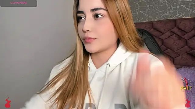 Snapshot of Lucia_star__ chatting on January 14, 2025, 7:53 pm Lucia star online show from January 14, 2025, 7:53 pm