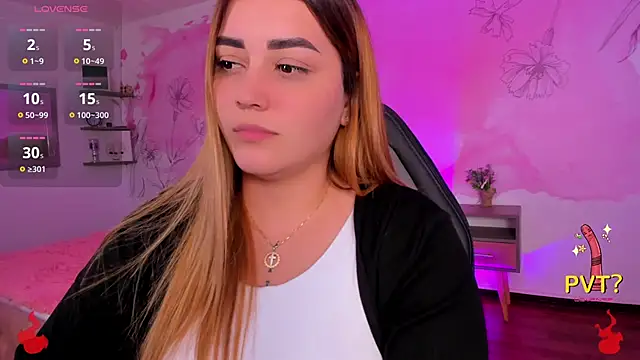 Snapshot of Lucia_star__ chatting on March 11, 2025, 5:57 am Lucia star online show from March 11, 2025, 5:57 am