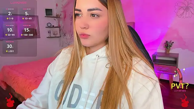 Snapshot of Lucia_star__ chatting on March 18, 2025, 3:02 am Lucia star online show from March 18, 2025, 3:02 am