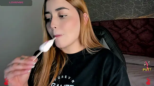 Snapshot of Lucia_star__ chatting on January 7, 2025, 7:06 pm Lucia star online show from January 7, 2025, 7:06 pm