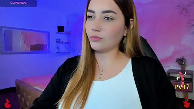 Snapshot of Lucia_star__ chatting on February 20, 2025, 3:45 am Lucia star online show from February 20, 2025, 3:45 am