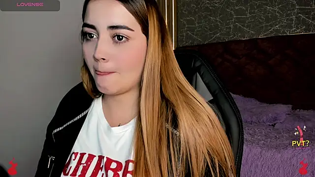 Snapshot of Lucia_star__ chatting on January 18, 2025, 12:46 am Lucia star online show from January 18, 2025, 12:46 am