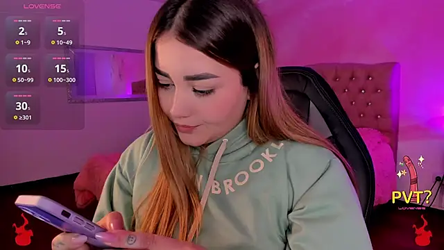 Snapshot of Lucia_star__ chatting on March 14, 2025, 6:10 am Lucia star online show from March 14, 2025, 6:10 am