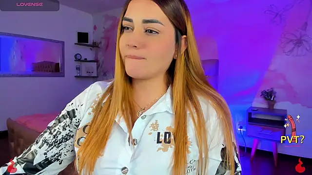 Snapshot of Lucia_star__ chatting on March 5, 2025, 3:40 am Lucia star online show from March 5, 2025, 3:40 am