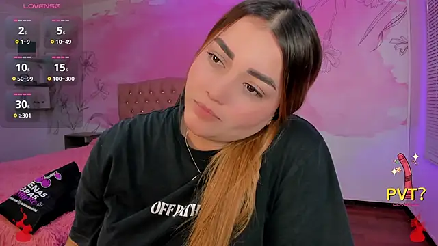 Snapshot of Lucia_star__ chatting on March 19, 2025, 6:46 am Lucia star online show from March 19, 2025, 6:46 am