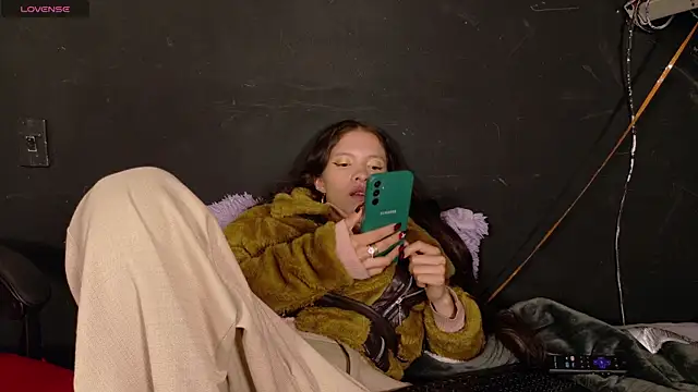 Snapshot of sweetdam12 chatting on September 27, 2025, 8:26 pm sweetdam12 online show from September 27, 2025, 8:26 pm