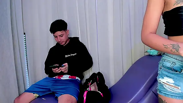 Yourslust  online show from January 5, 2026, 7:50 pm