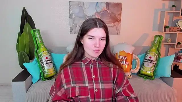 BonneyLove online show from September 18, 2025, 5:49 pm