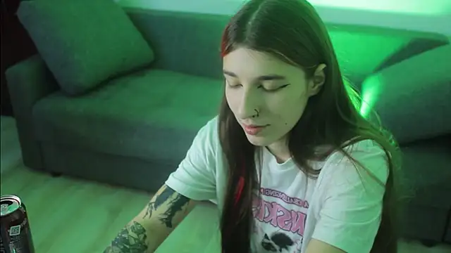 Jessica   feet online show from December 6, 2024, 5:25 am