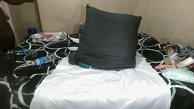 WetwetPussy31 online show from February 21, 2025, 10:15 pm