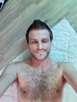 Snapshot of JonBoi8812 chatting on December 17, 2025, 6:57 pm JonBoi8812 online show from December 17, 2025, 6:57 pm