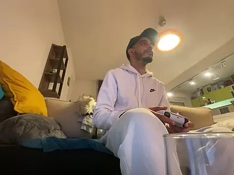 Rebeu313 online show from January 16, 2025, 8:25 pm