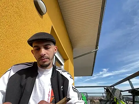 Rebeu313 online show from March 2, 2025, 1:53 pm