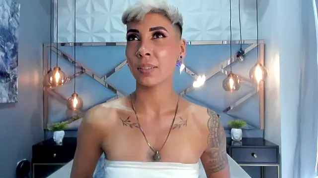 Snapshot of MiaMorgan_ chatting on March 2, 2025, 7:19 pm MiaMorgan online show from March 2, 2025, 7:19 pm