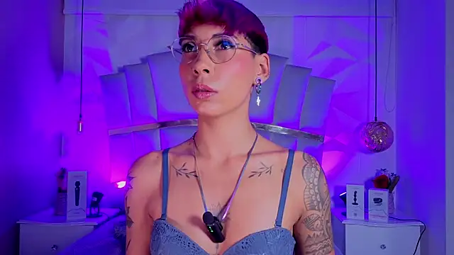 Snapshot of MiaMorgan_ chatting on September 15, 2025, 4:02 am MiaMorgan online show from September 15, 2025, 4:02 am