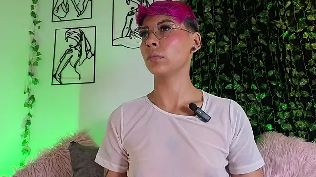 Snapshot of MiaMorgan_ chatting on October 29, 2025, 1:10 pm MiaMorgan online show from October 29, 2025, 1:10 pm