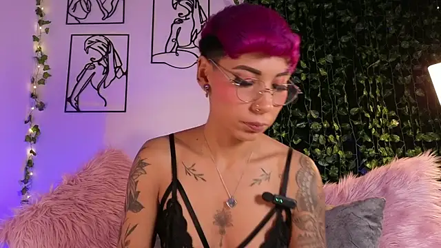 Snapshot of MiaMorgan_ chatting on October 8, 2025, 2:18 pm MiaMorgan online show from October 8, 2025, 2:18 pm