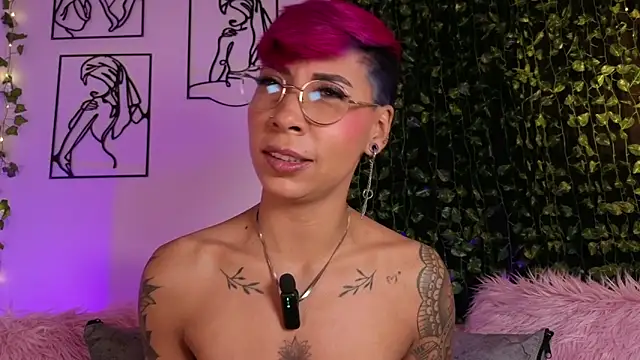 Snapshot of MiaMorgan_ chatting on October 11, 2025, 12:39 pm MiaMorgan online show from October 11, 2025, 12:39 pm