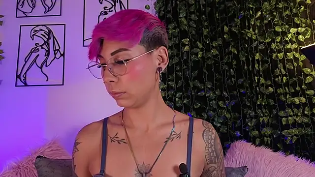 Snapshot of MiaMorgan_ chatting on November 5, 2025, 1:36 pm MiaMorgan online show from November 5, 2025, 1:36 pm