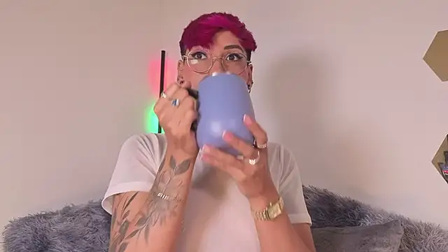 Snapshot of MiaMorgan_ chatting on November 25, 2025, 1:44 pm MiaMorgan online show from November 25, 2025, 1:44 pm