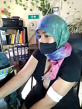 Snapshot of NAJWA-ARAB chatting on February 19, 2025, 5:49 pm NAJWA-ARAB online show from February 19, 2025, 5:49 pm