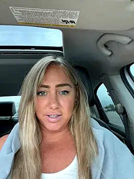 sunshinekisses online show from September 22, 2025, 4:35 pm