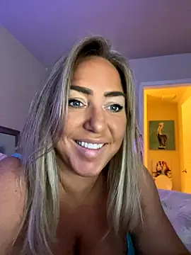 sunshinekisses online show from October 31, 2025, 1:30 pm