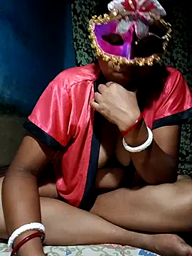 Snapshot of AparnaBoudi chatting on October 13, 2025, 5:58 pm AparnaBoudi online show from October 13, 2025, 5:58 pm