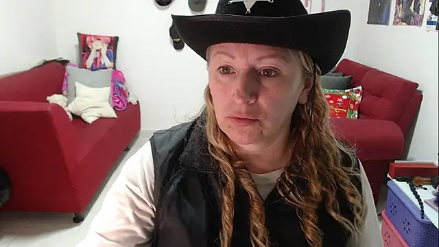 Snapshot of emperabigbootybigass chatting on December 3, 2025, 12:04 pm emperabigbootybigass online show from December 3, 2025, 12:04 pm