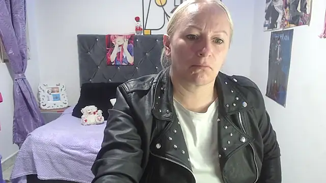 emperabigbootybigass online show from June 4, 2026, 12:32 pm