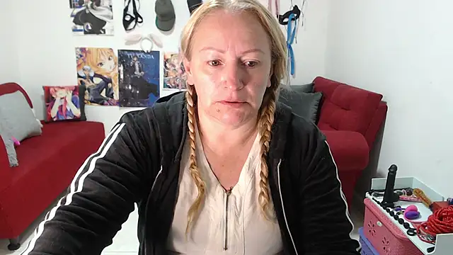 Snapshot of emperabigbootybigass chatting on October 21, 2025, 12:15 pm emperabigbootybigass online show from October 21, 2025, 12:15 pm