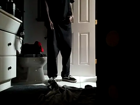 Snapshot of DevinToore chatting on October 29, 2025, 3:38 am DevinToore online show from October 29, 2025, 3:38 am