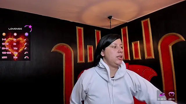 InnaraRoy online show from January 9, 2025, 8:01 pm