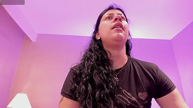 InnaraRoy online show from December 31, 2024, 7:29 pm