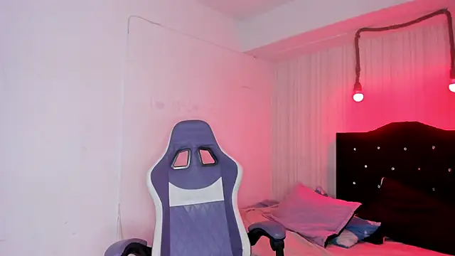 miku katsuragi online show from October 26, 2025, 11:49 pm