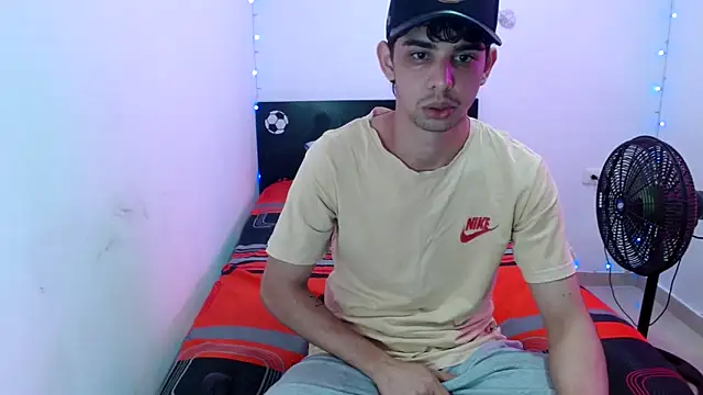 Snapshot of sexy_dirty_couple2 chatting on January 25, 2025, 8:00 am sexy dirty couple2 online show from January 25, 2025, 8:00 am