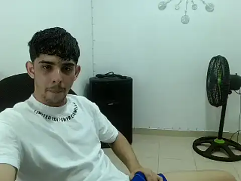 Snapshot of sexy_dirty_couple2 chatting on February 9, 2025, 8:10 am sexy dirty couple2 online show from February 9, 2025, 8:10 am