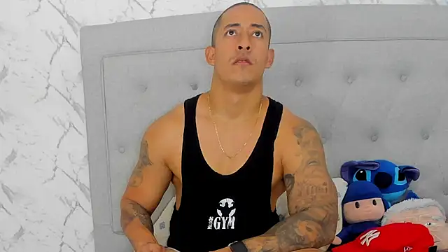 luigiferrara online show from November 29, 2025, 6:41 pm