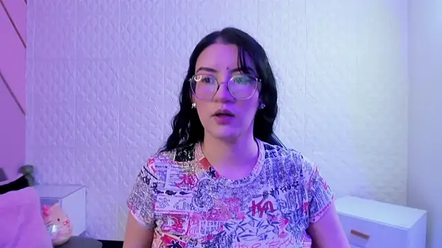 Violetaa diazz online show from June 6, 2026, 9:09 pm