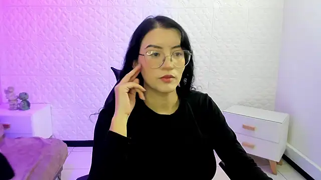 Violetaa diazz online show from March 18, 2026, 9:15 pm