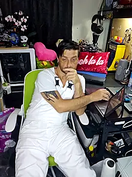 titclitcmndr online show from February 3, 2025, 5:46 pm