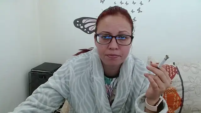 LadyHellene online show from April 10, 2026, 10:11 am