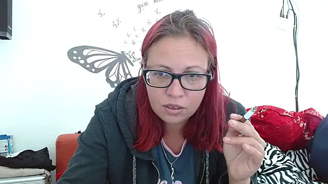 LadyHellene online show from September 18, 2025, 6:27 am