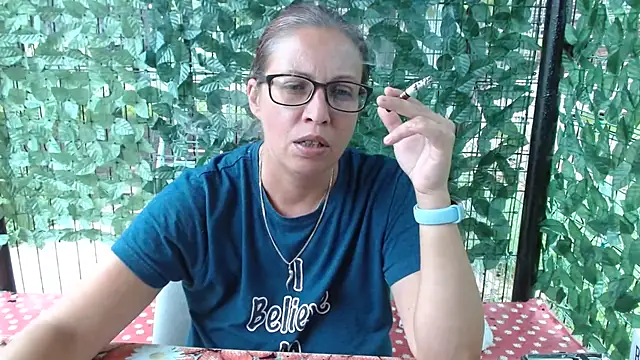Snapshot of LadyHellene chatting on July 3, 2026, 1:39 pm LadyHellene online show from July 3, 2026, 1:39 pm