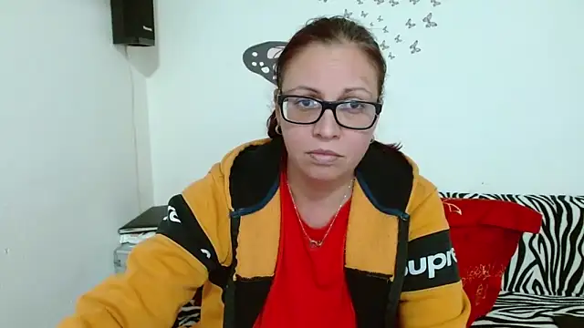 Snapshot of LadyHellene chatting on January 5, 2026, 5:27 pm LadyHellene online show from January 5, 2026, 5:27 pm