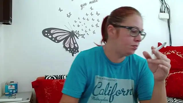 LadyHellene online show from October 18, 2025, 6:37 am