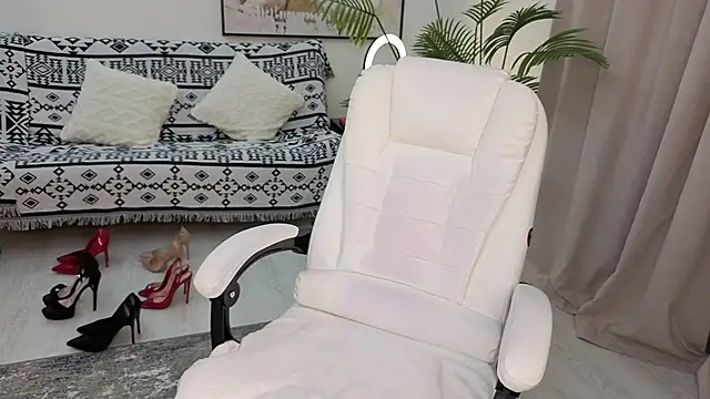 Snapshot of Beylly chatting on May 24, 2026, 2:50 pm Beylly online show from May 24, 2026, 2:50 pm